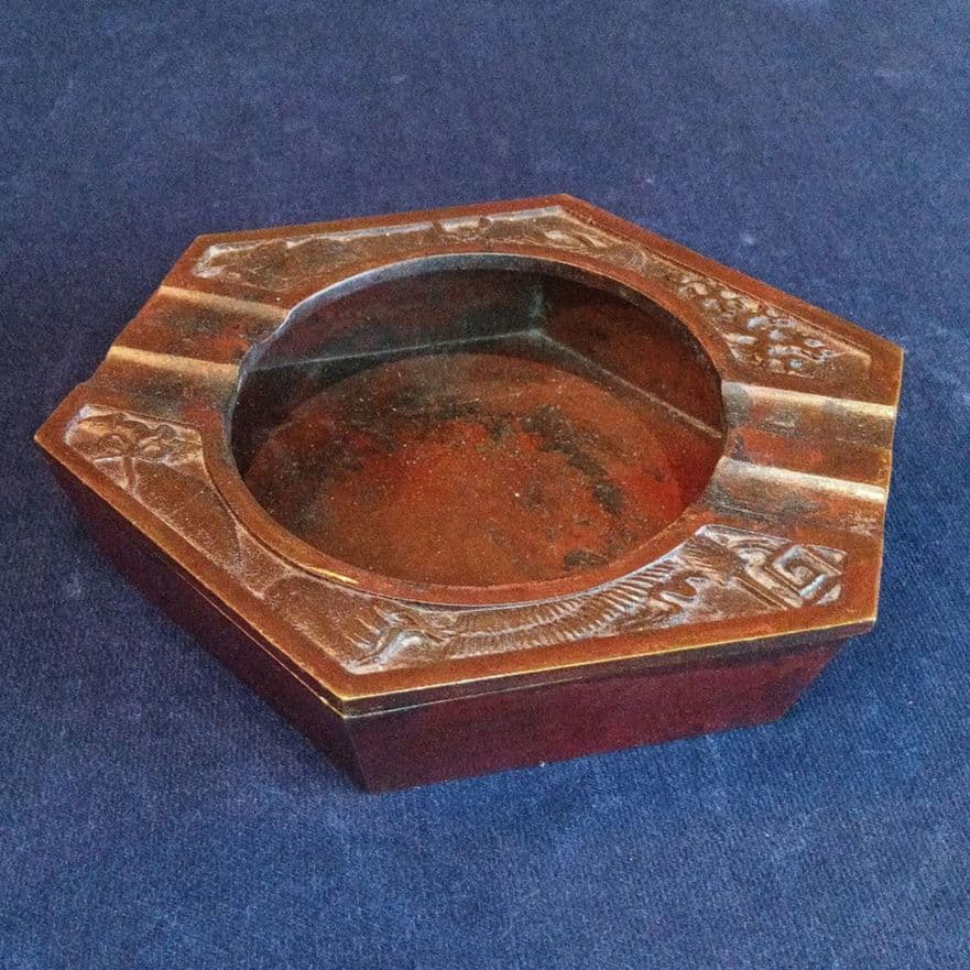 六角形の金属製灰皿　アンティーク　レトロ　記念品