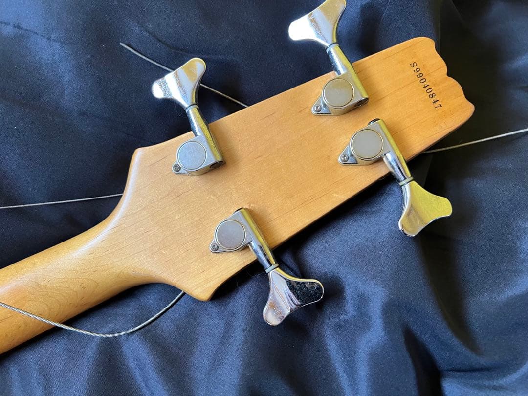 Aria Pro II CSB タイプメタリカエレキベース完動品　ケース付美品