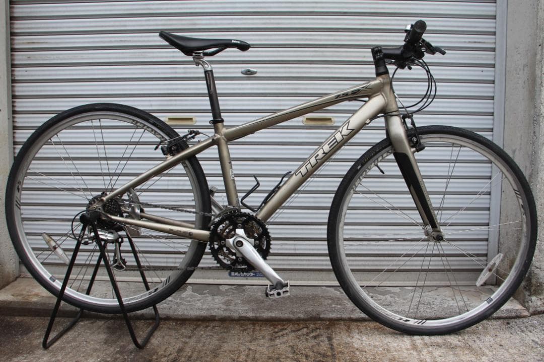 引き取り限定♪人気のTREK♪7.5FX♪カーボンフォーク♪軽量モデル♪