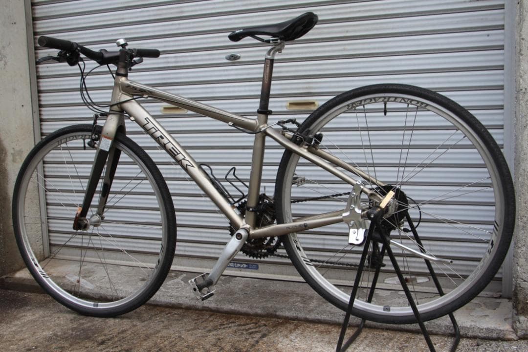 引き取り限定♪人気のTREK♪7.5FX♪カーボンフォーク♪軽量モデル♪