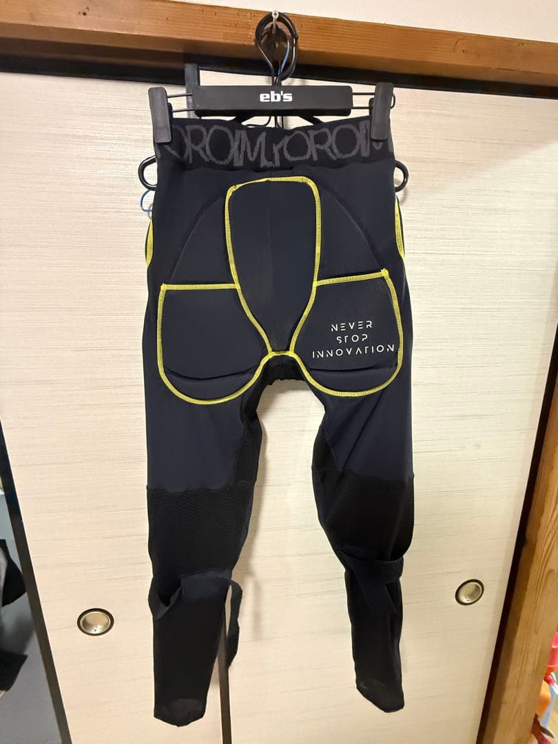 ヨロイムシャ　プロテクター　パンツ　スノボ　スキー