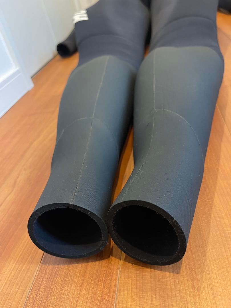 HOTLINE 4/3㍉セミドライフルスーツ ウェットスーツ 黒　ホットライン