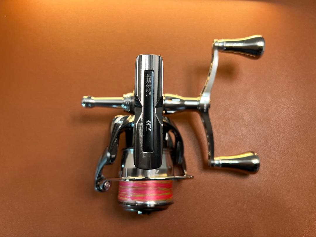 お特品！【未使用】ダイワ スピニングリール 22イグジスト LT2500S-XH