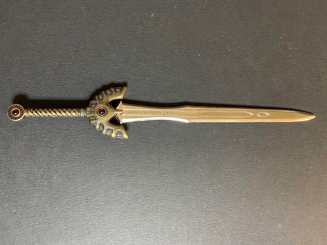 レア ロトの剣 フィギュア ドラゴンクエストドラクエ2ペーパーナイフ1/6モデル