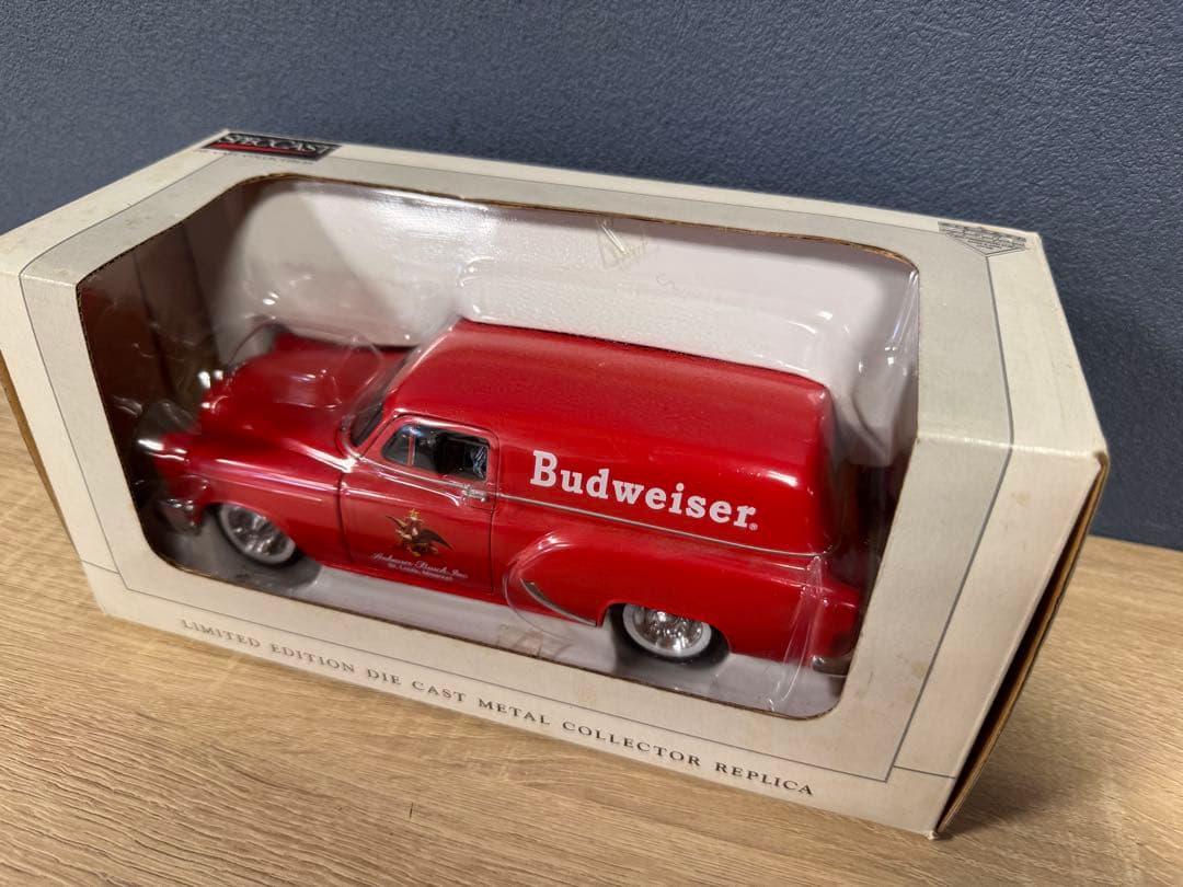 新品　Budweiser バドワイザー　ミニカー　ダイキャスト