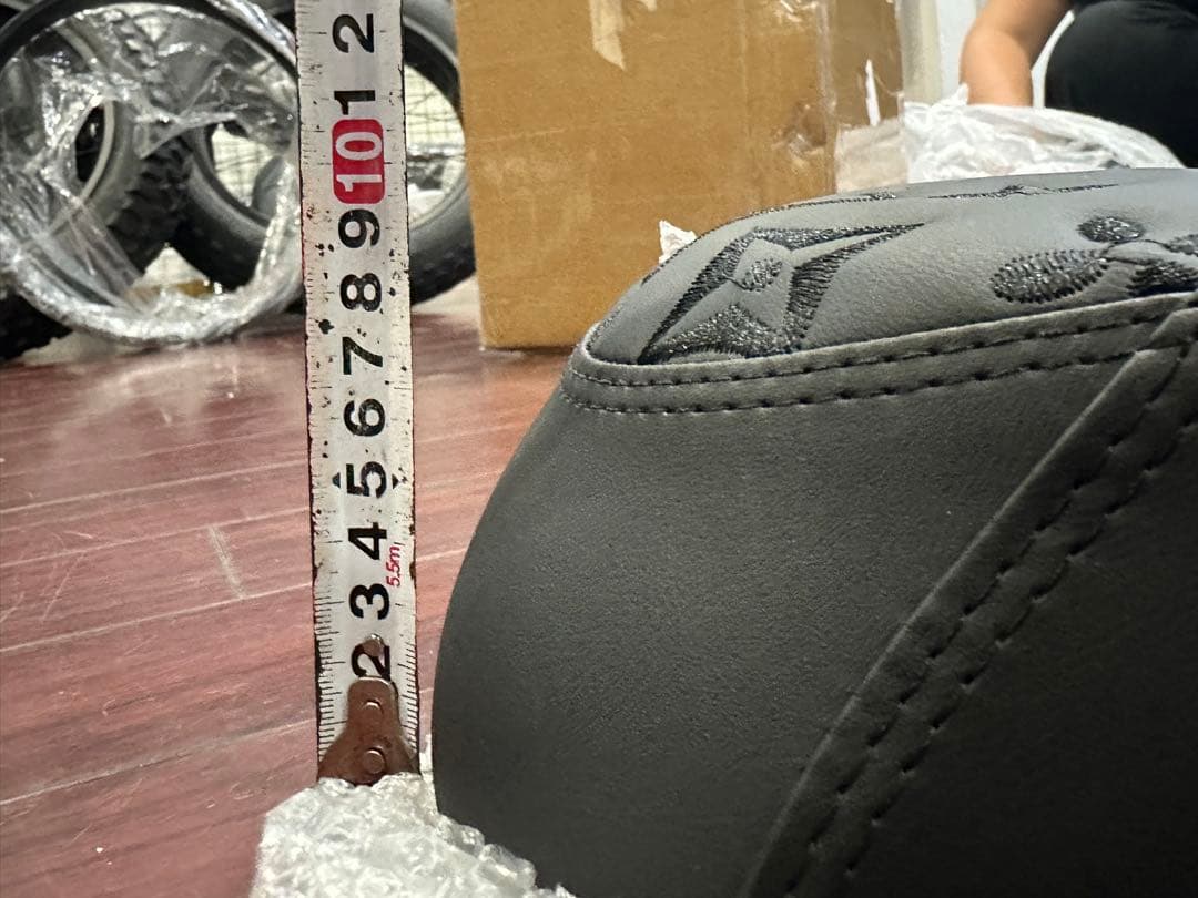 Super73カスタムシート(サイズ載せあり)、穴取り付け工事別途になります。