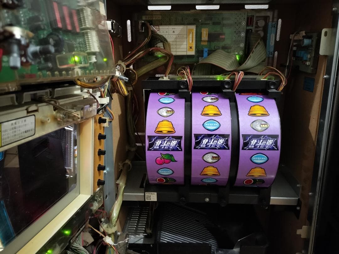 【パチスロ実機】サミー★初代 北斗の拳【フルオートプレイ付不要機付】４号機