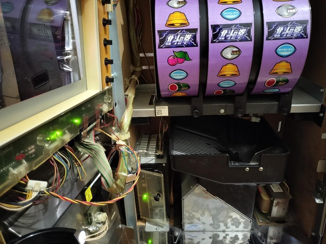 【パチスロ実機】サミー★初代 北斗の拳【フルオートプレイ付不要機付】４号機