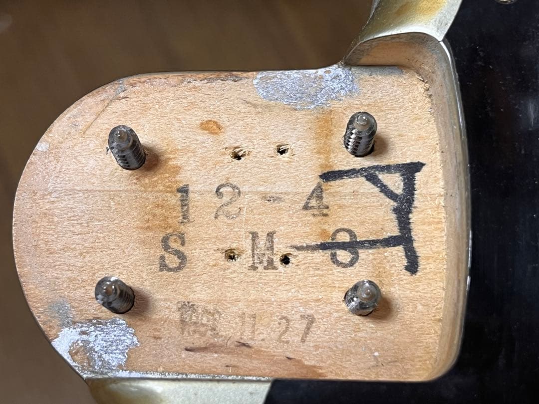 ジャンク！メイビス・ショートスケール・ストラト！加工あり。ハードケース付き！