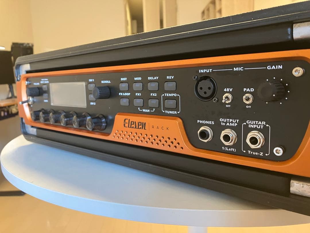 AVID Eleven Rack (ラックケース付き)