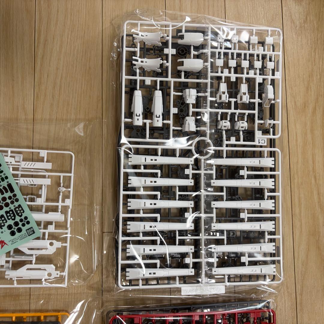 ガンダム RG RX-93 未使用（箱潰れあり）