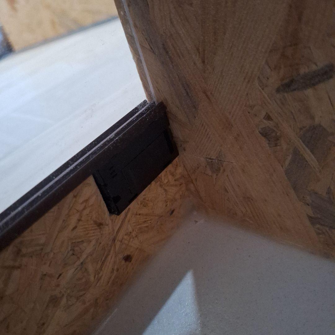 【特価】温室度計付きOSB木製ケージ(未使用)