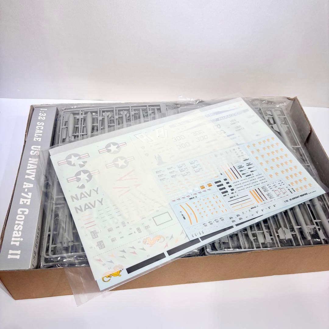 希少！1/32 トランペッター USS A-7E CorsairII プラモデル