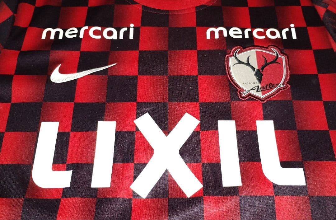 【匿名配送】【入手困難】鹿島アントラーズ　プレマッチ　赤　黒　ユニフォーム