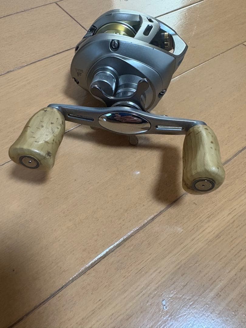 ダイワアルファス103タイプFです。