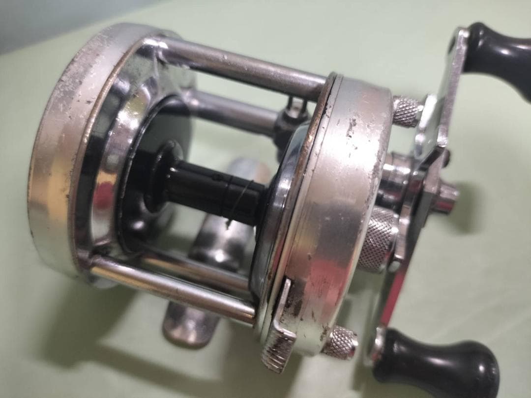 ★訳　アブガルシア　アンバサダー 5500C　ビンテージ　リール シルバー