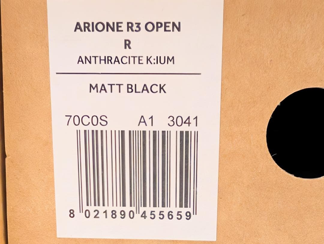 【新品未使用】Fizik サドル ARIONE R3 Open