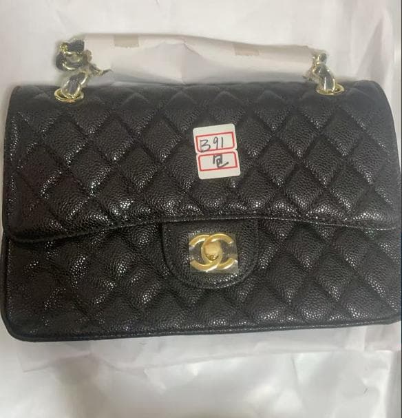 希少品✨ノベルティグッズ✨美品✨cHaNEl ✨ ブラックショルダーバッグ