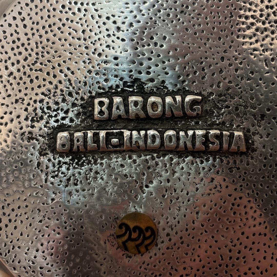 聖獣バロン 飾り皿 金属製 バリ島 ヒンドゥー教 木製台座付き