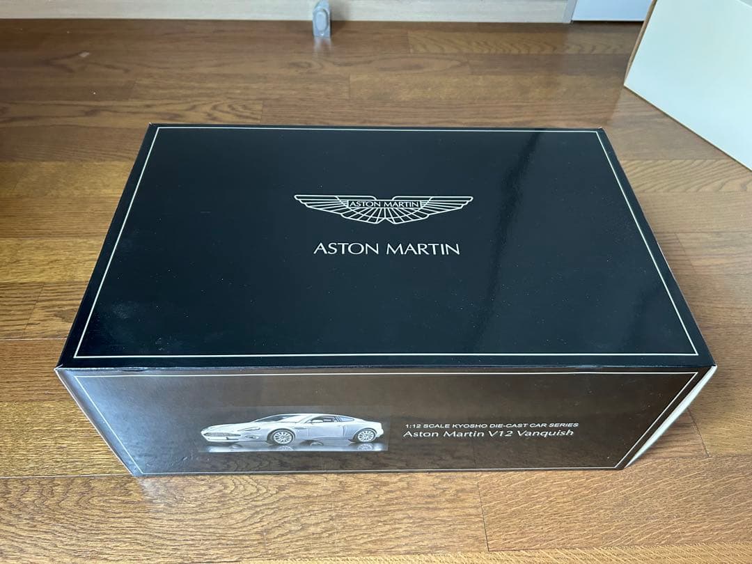 京商 Aston Martin V12 Vanquish 1/12　未使用品
