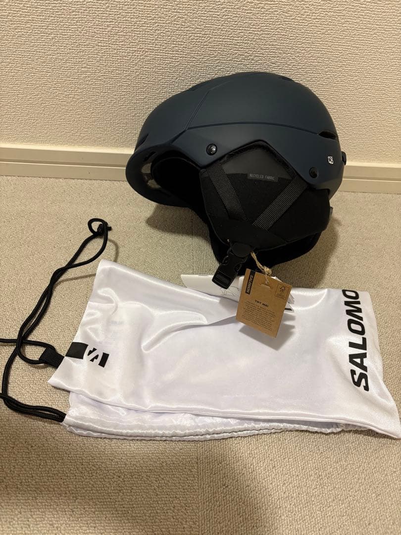 SALOMON スキー　ヘルメット・ゴーグル付き