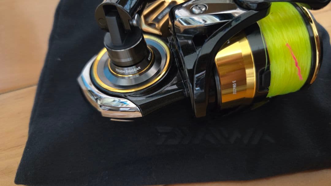 Daiwa 22トーナメントISO-2500XH-LBD