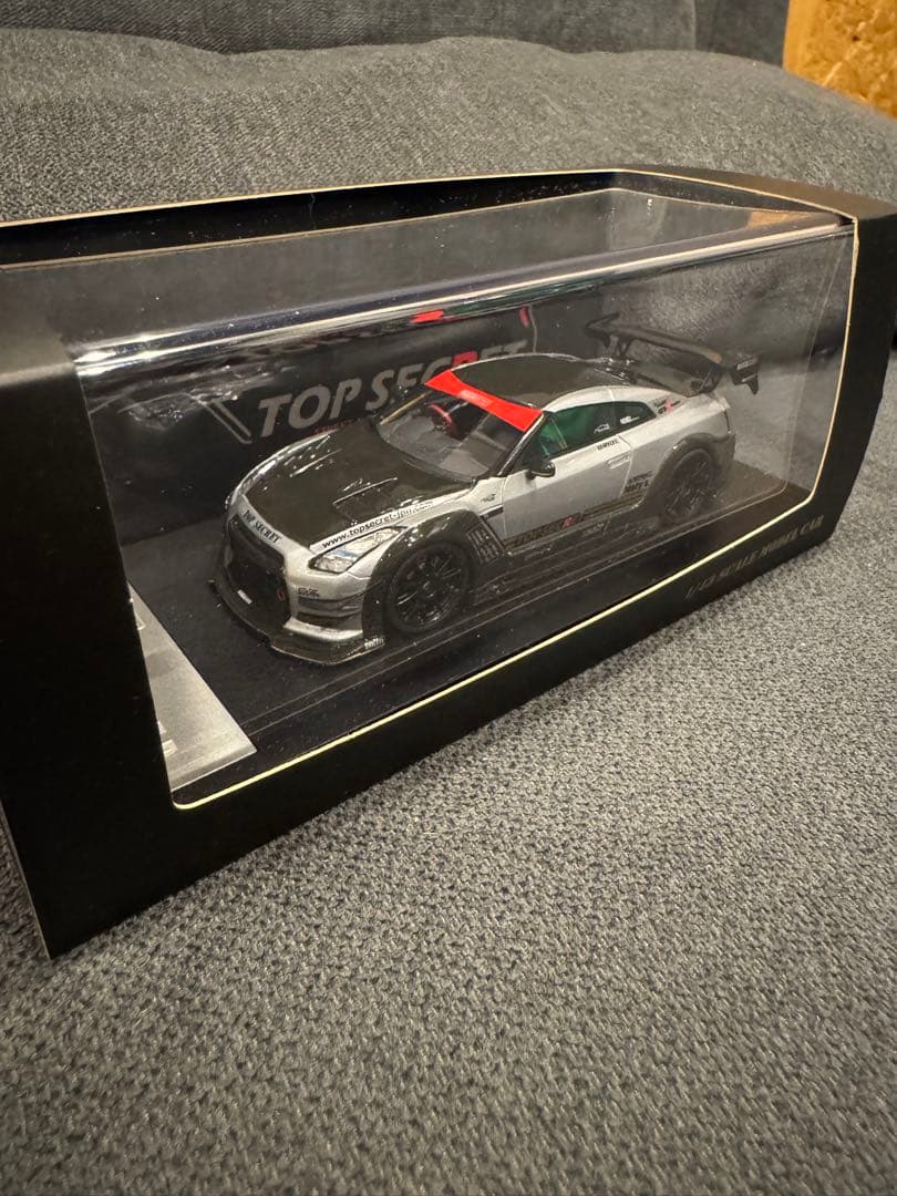 ミニカー TOP SECRET R35 1/43 SCALE MODEL SILVER
