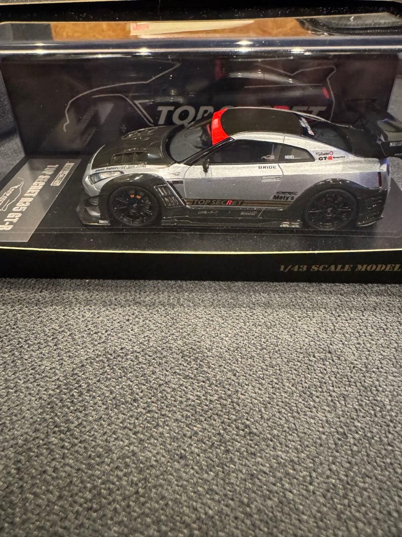 ミニカー TOP SECRET R35 1/43 SCALE MODEL SILVER