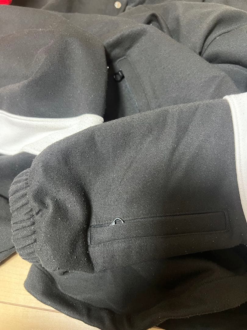 MAHF 前開きスタジャン風 ロゴ刺繍 グラトリ マーフ ユニセックス