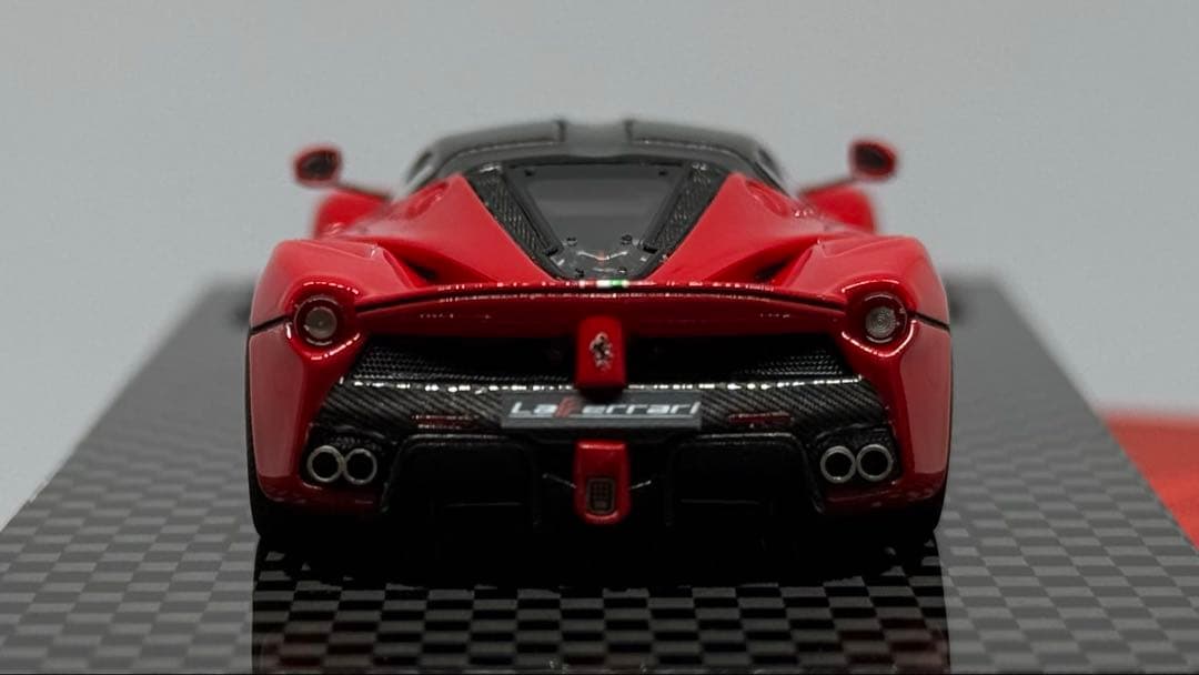 DMH 1/64 ラフェラーリ