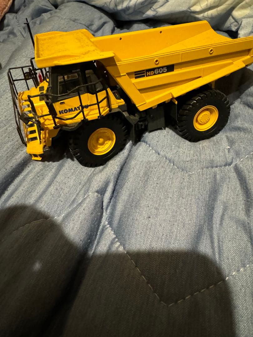 ミニカー KOMATSU HD605