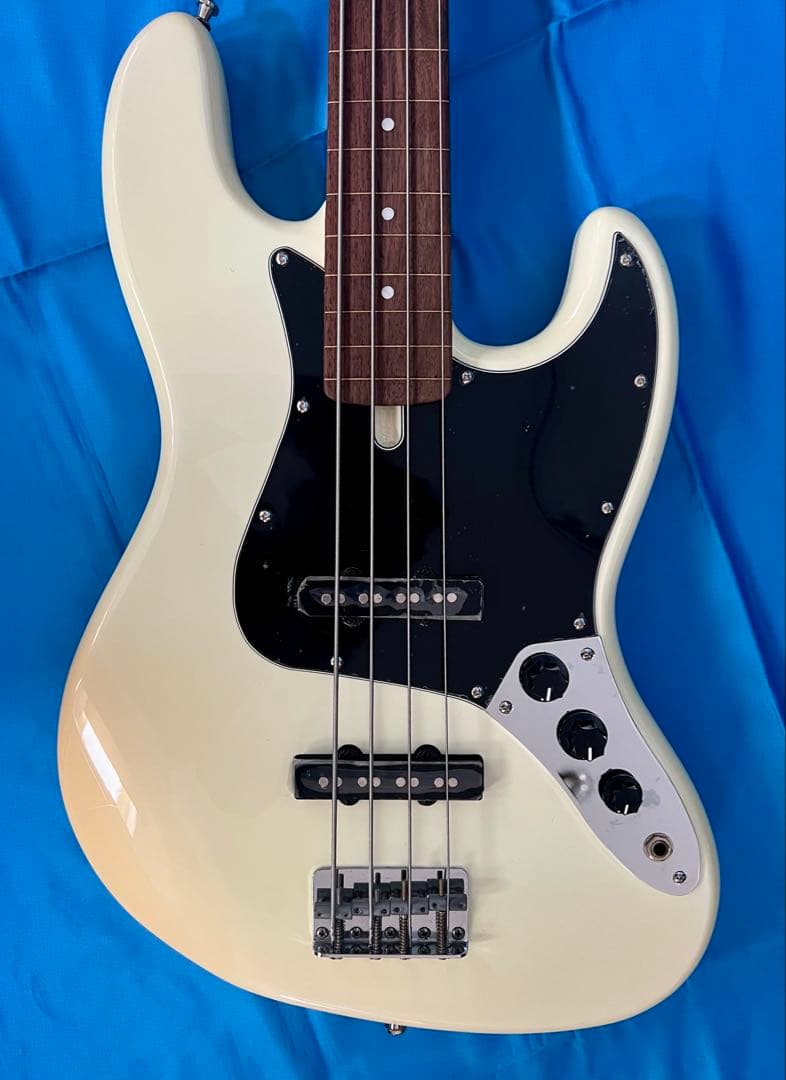 Bacchus バッカス フレットレスベース