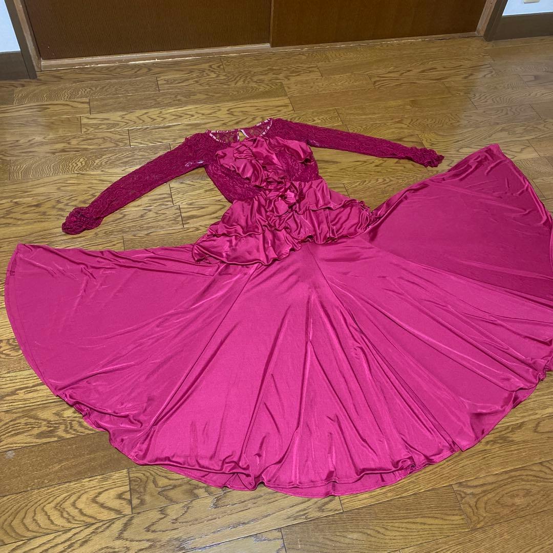 バーガンディ フリル パーティードレス