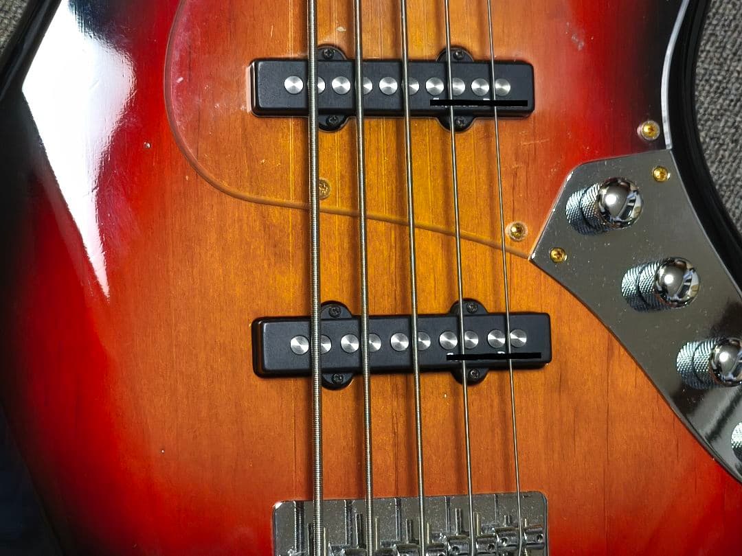 Bacchus UniverseBJB-5-550R3TS 5弦アクティブベース