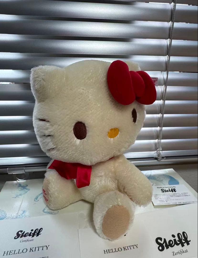 新品　Hello Kitty Steiff ぬいぐるみ 27cm 678097
