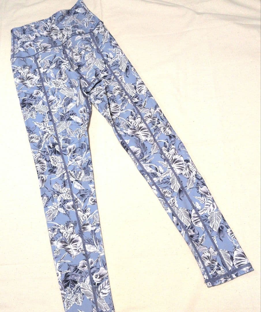 ナージー　花柄 ヨガウェア 上下セット　ブラトップ　レギンス　S　NERGY