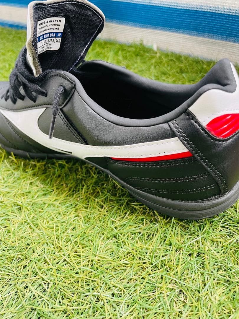 Mizuno サッカーシューズ 専用モデル ブラック/ホワイト　モレリア TF