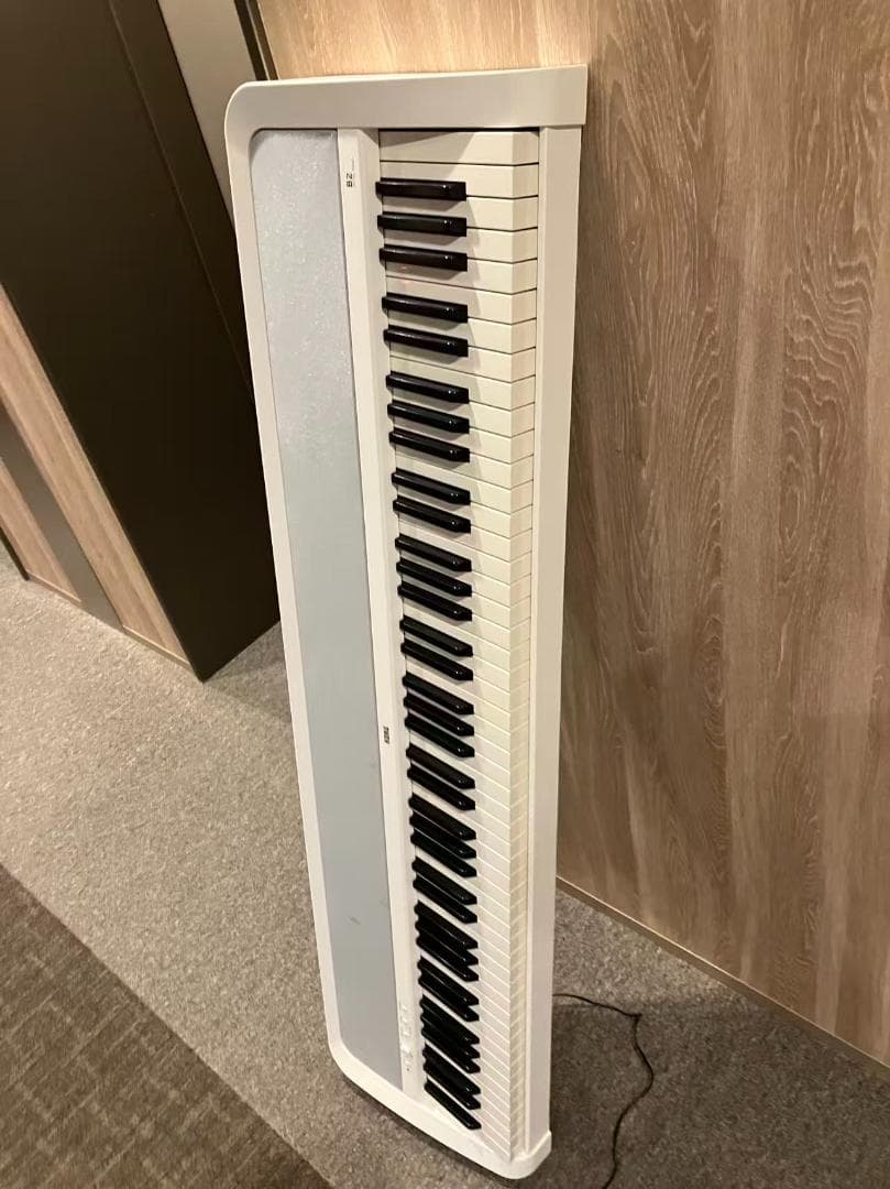 JC133 KORG ホワイト 電子ピアノ