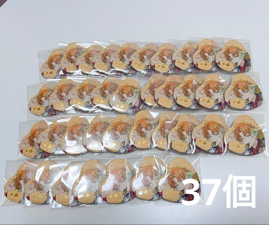 宇佐美リト ハート缶バッジ37個