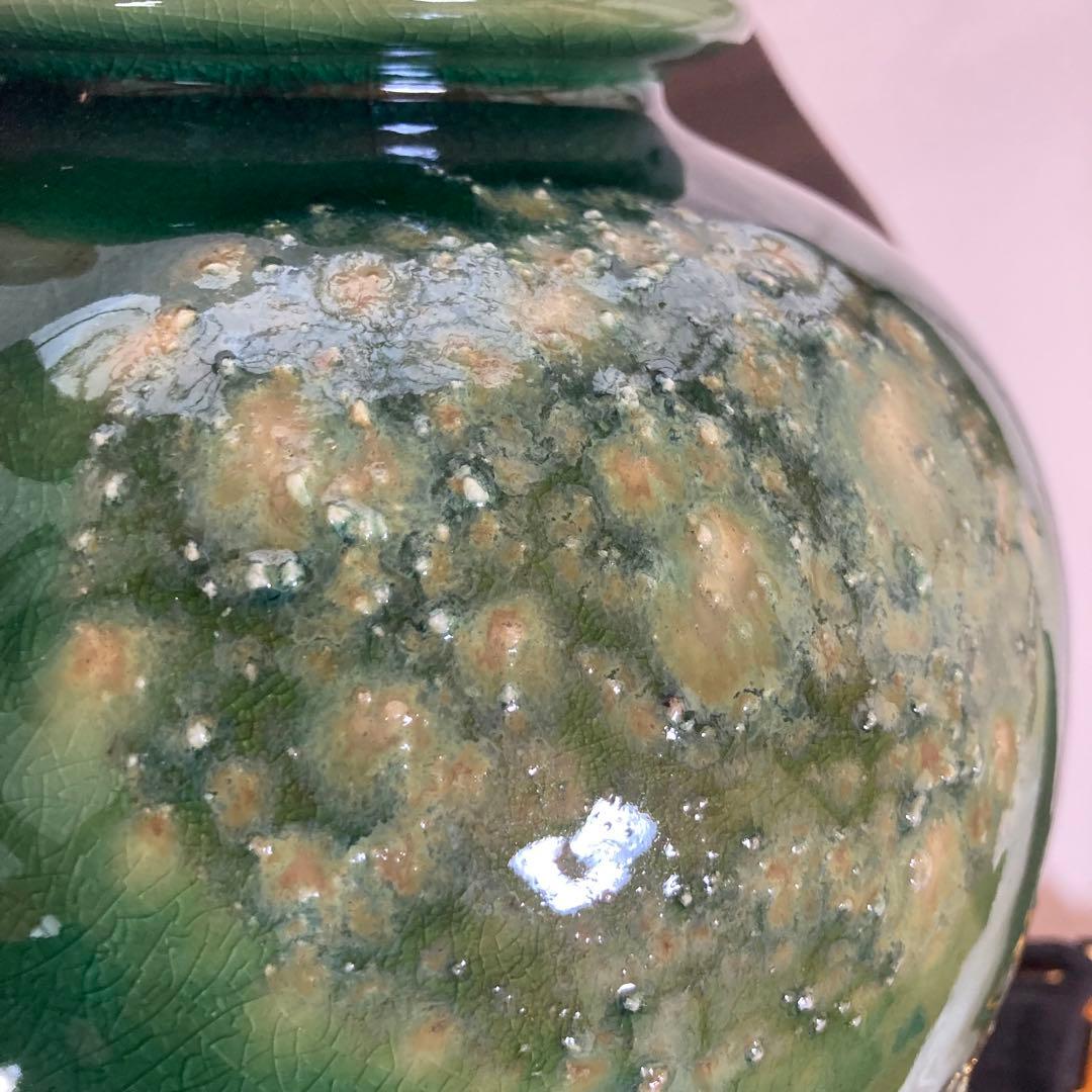 信楽　三彩窯　愛陶作　綺麗なグリーン釉丸型花瓶