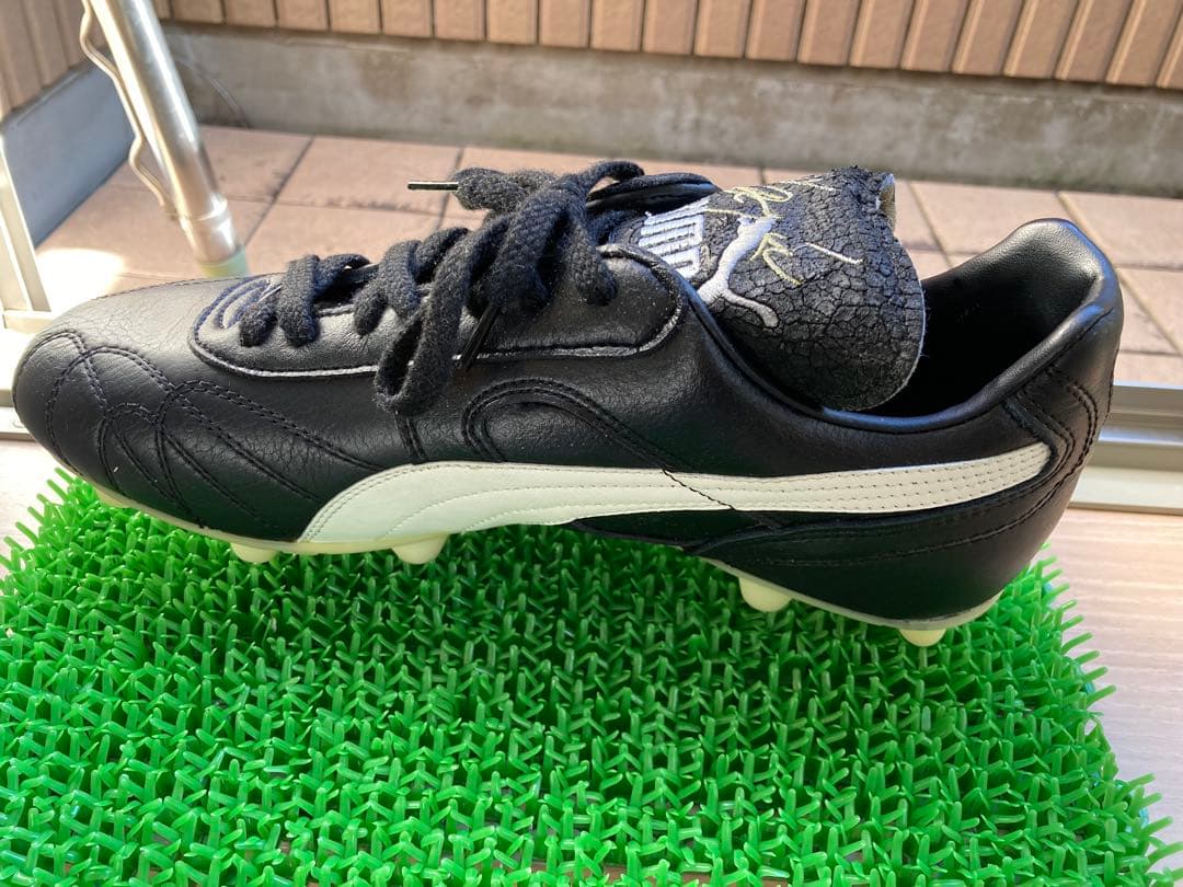 カズ（三浦和良）直筆サイン入りスパイク プーマ