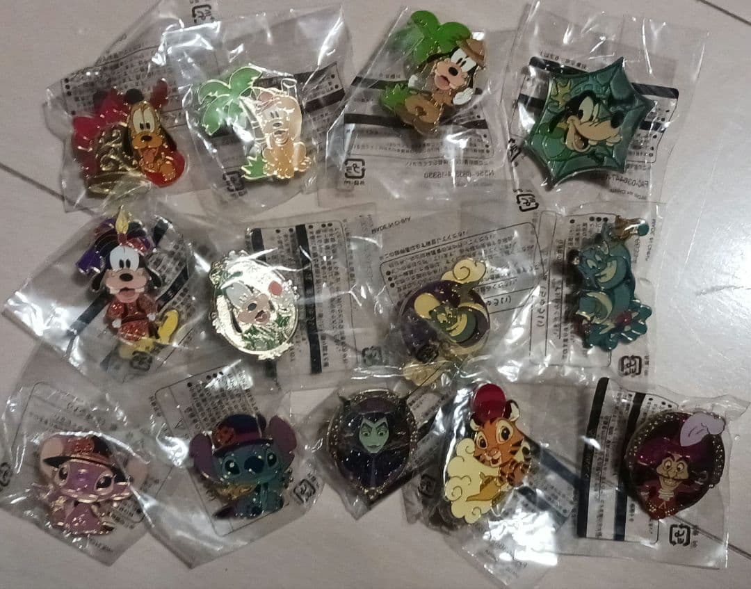 ディズニー　ピンバッジ　63個+15個
