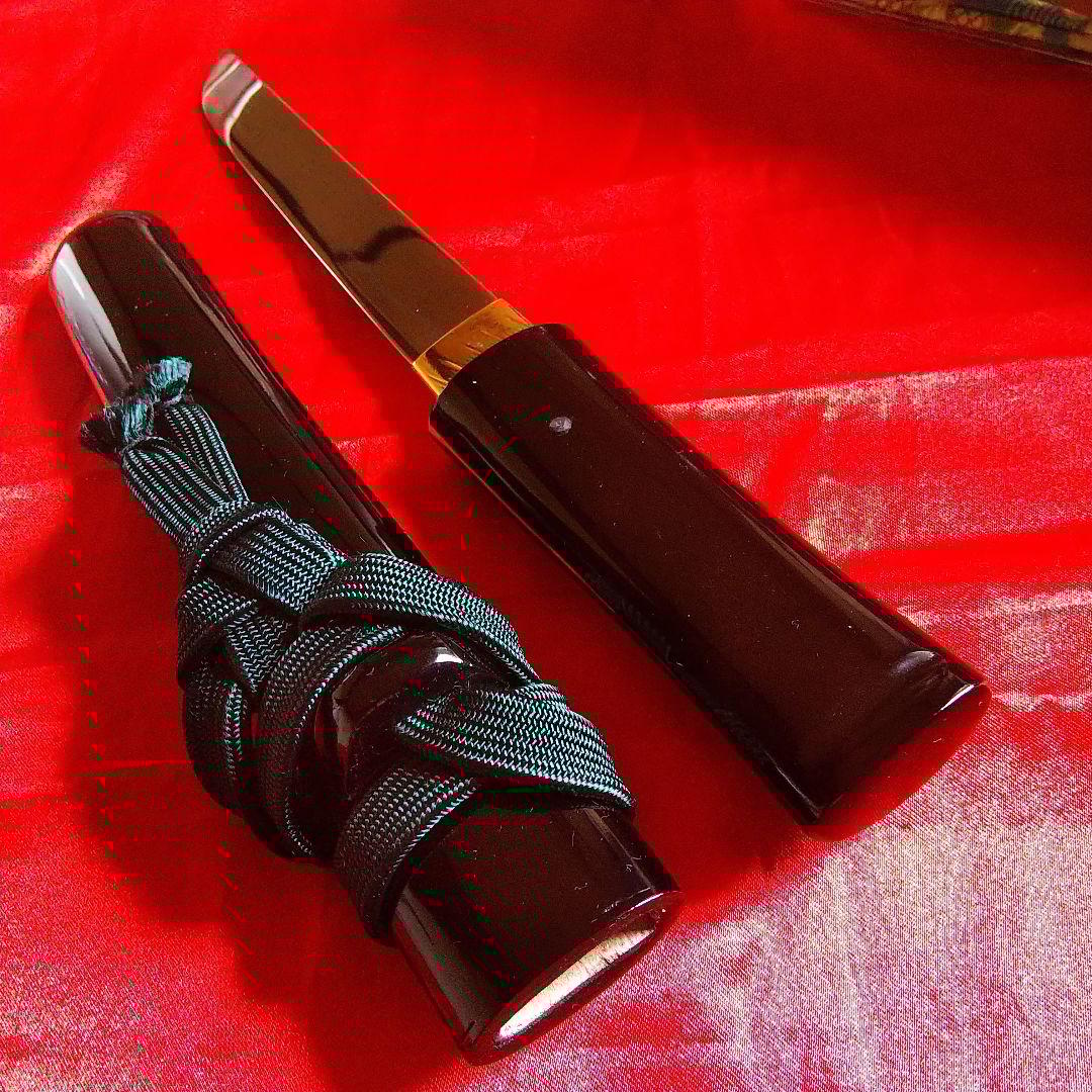 阿*齋様 短刀　模造刀　尾形刀剣　黒鞘６寸木製黒塗り未使用保存品　置物■必ず説明