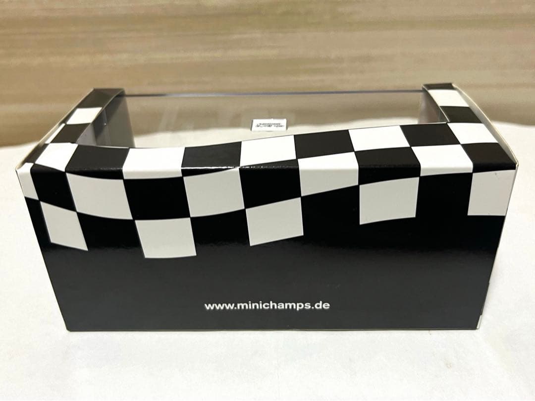 PMA 1/43 アウディ R8 LMS 2017 ADAC GT マスターズ