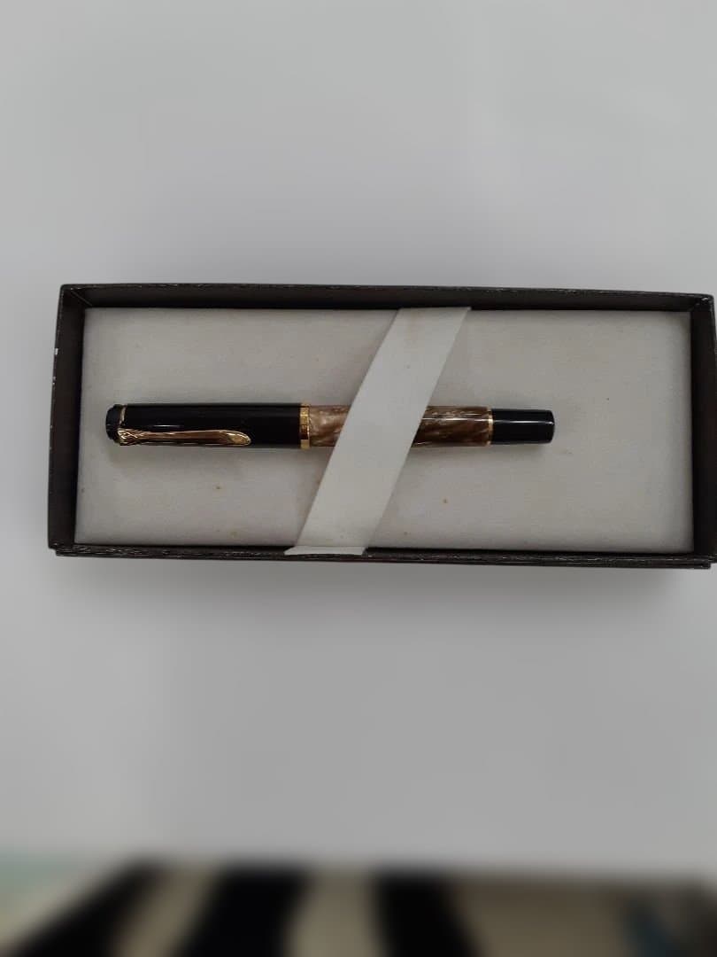 【新品未使用】ペリカン万年筆 クラシックM200マーブルブラウン