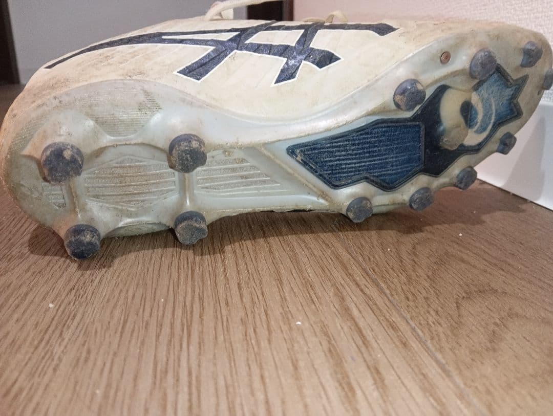 尾崎優成選手直筆サイン入りスパイク本人実使用後に譲り受けたもの 早い者勝ち