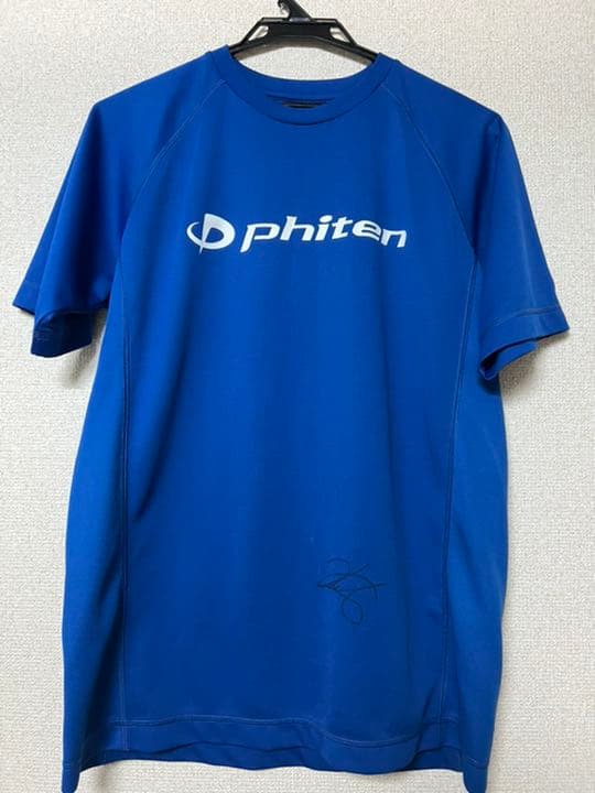 桃田賢斗選手　直筆サインTシャツ