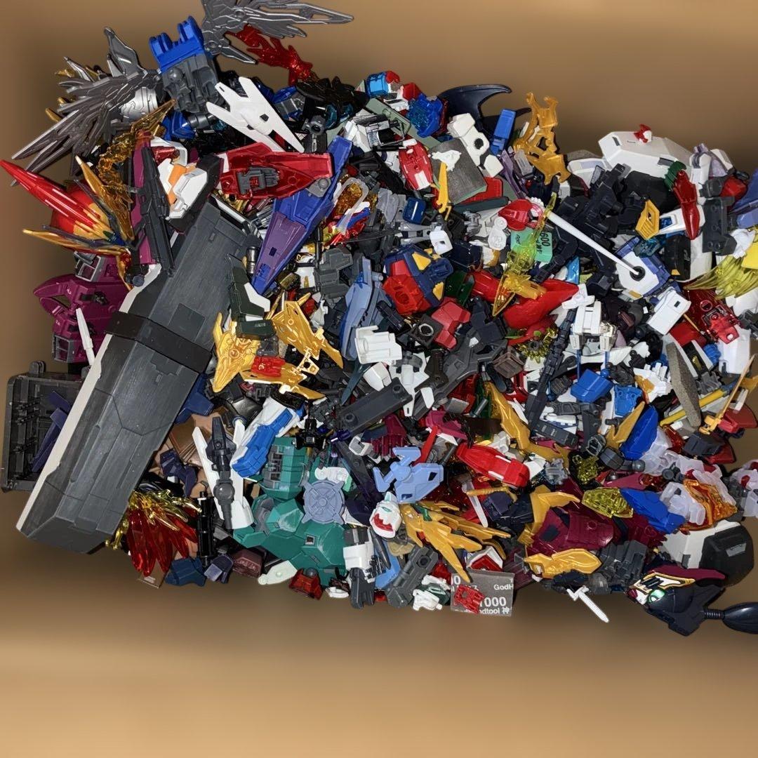 【ジャンク】ガンダム色々プラモデル組み立て品まとめ色々武器パーツなど２３体