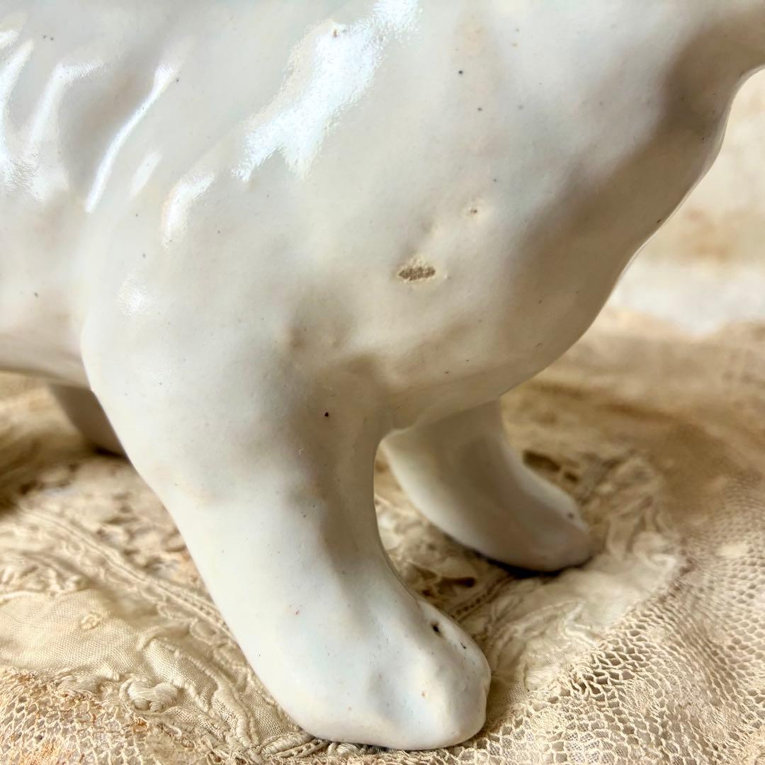 白釉のうさぎの置物　陶器オブジェ　フィギュア　ウサギ兎　フランスアンティーク