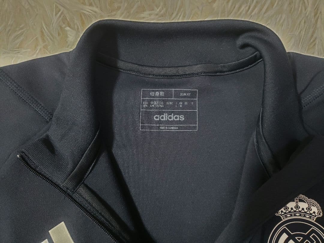 ​【極美品】レアルマドリー ティロ 23 トレーニング 上下セット (Lサイズ)